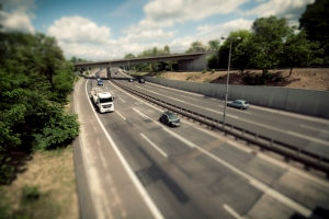 Häufig findet eine Abstandsmessung auf der Autobahn statt.