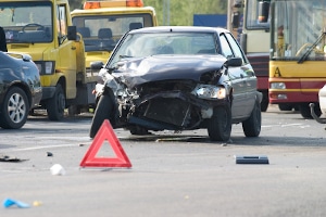 Angst vorm Autofahren kann durch einen Unfall entstehen.