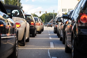 Beleuchtung am Auto: Wann werden Standlicht, Abblendlicht und Fernlicht verwendet?