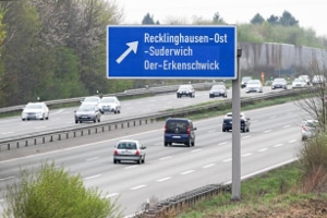 Autobahnfahrt in der Fahrschule: Was sollten Sie beachten?