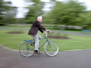 Betrunken fahrradfahren? Darauf folgen hohe Strafen für den Radfahrer.