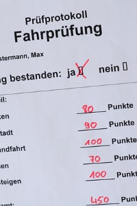 Der Crashkurs zum Führerschein endet mit bestandener praktischer Prüfung.