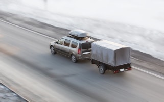 Um mit einer montierten Dachbox den Verbrauch zu minimieren, sollten Fahrer einige Tipps beachten.