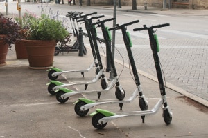 Auch für das Fahren vom E-Scooter gilt ein Alkohollimit.