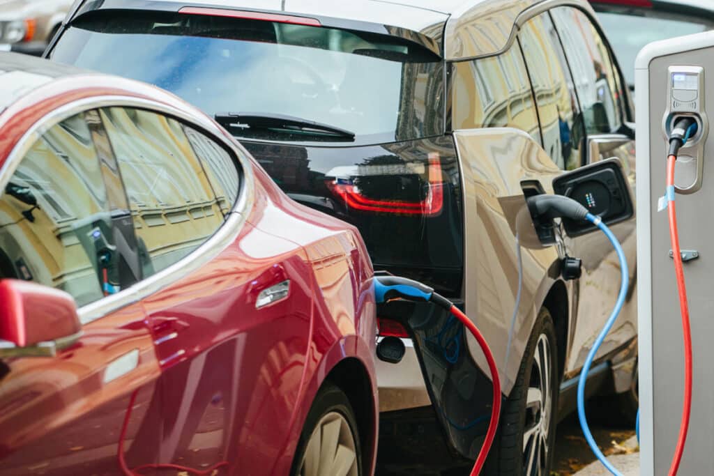 Eine Elektro-Batterie im E-Auto besteht aus wertvollen Rohstoffen wie Lithium, Kobalt und Mangan.