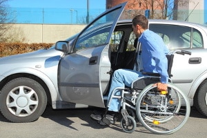 Eine Fahrschule für Behinderte muss über entsprechend umgebaute Fahrzeuge verfügen.