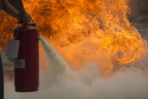 Ein Feuerlöscher ist im Bus Pflicht.