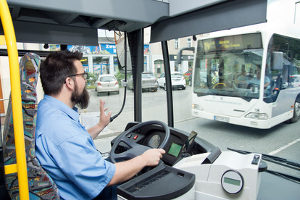 Der Führerschein D1 ist der Einstieg in die Führerscheinklassen für den Bus.