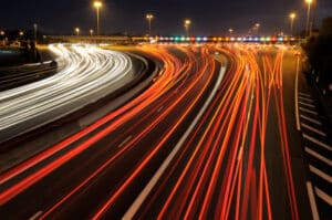 Der Führerschein der Klasse A bedingt Fahrstunden auf der Autobahn.