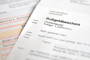 Geblitzt trotz korrekter Geschwindigkeit? Legen Sie Einspruch gegen den Bußgeldbescheid ein!