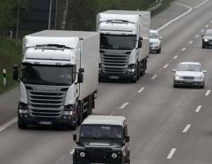 Geschwindigkeit von Lkw auf der Autobahn