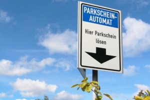 Das Handyparken erspart Ihnen den Gang zum Parkscheinautomaten.