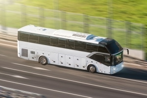 Höchstgeschwindigkeit auf der Autobahn: Ein Bus darf hier mitunter 100 km/h schnell fahren.