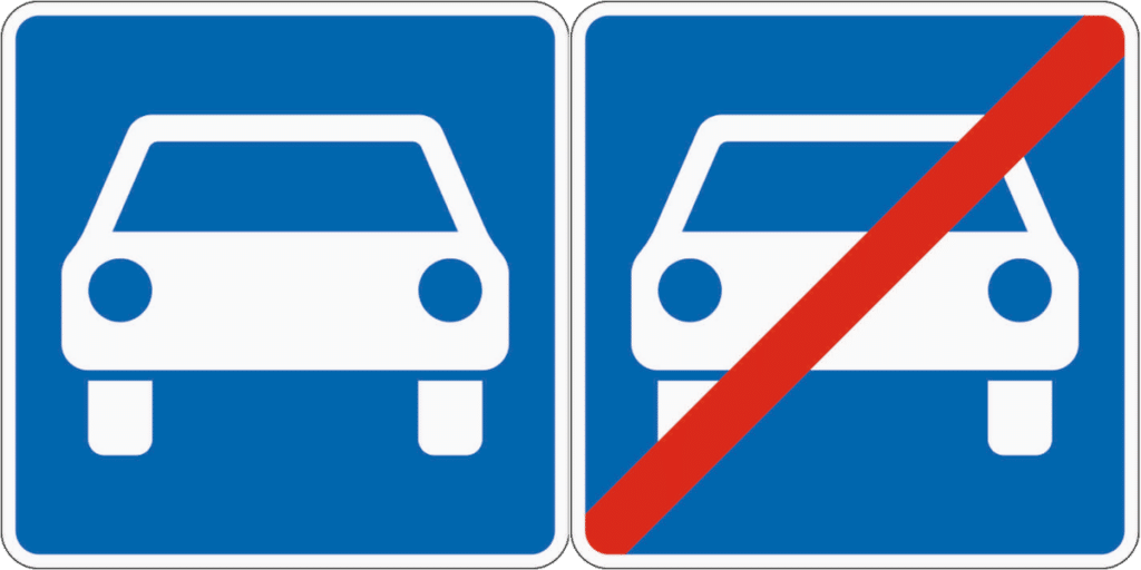 Der Anfang einer Kraftstraße wird vom Zeichen 333.1, ihr Ende vom Zeichen 331.2 angekündigt.