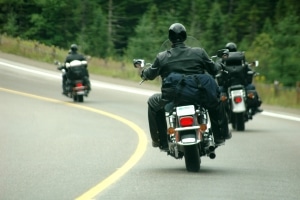 Für Motorradfahrer besteht keine Winterreifenpflicht.