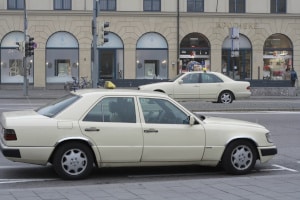 Das Parken auf dem Taxistand ist ausschließlich Taxifahrern gestattet.