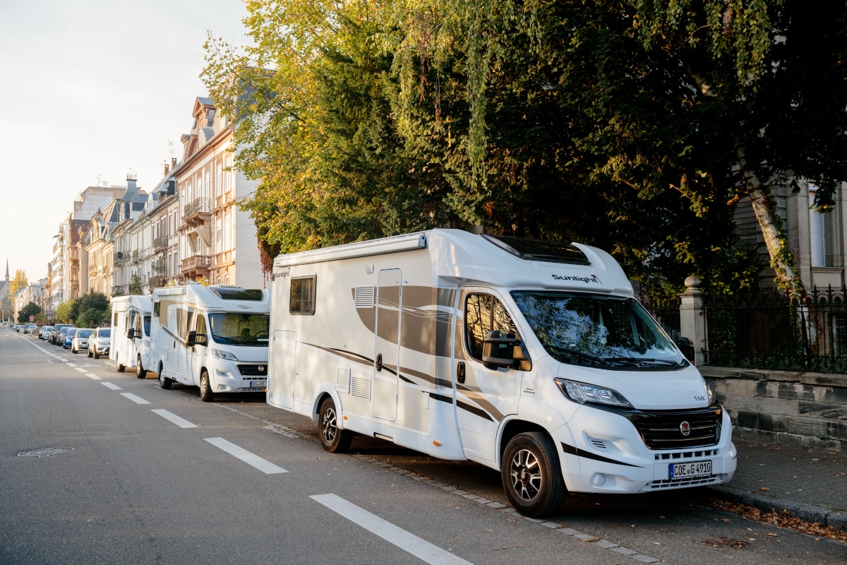 Welche Regeln gelten für das Parken von Wohnmobilen?