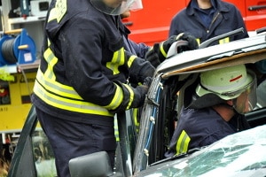 Wenn Sie die Rettungsgasse nicht bilden, kann Unfallopfern nicht geholfen werden.