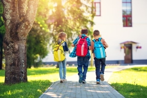 Durch frühzeitiges Training lässt sich ein Schulweg sicherer machen.