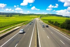 Schweiz: Auf der Autobahn können hohe Bussen anfallen, wenn Sie die Regeln verletzen.