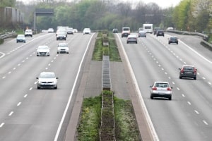 Welcher Sicherheitsabstand ist auf der Autobahn einzuhalten?