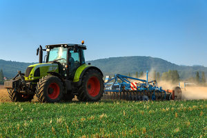 Der Traktorführerschein spielt in der Landwirtschaft eine wichtige Rolle.