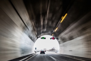 Viele Autofahrer haben Angst vor einem Unfall im Tunnel.