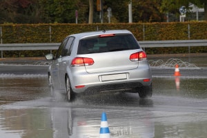 Beim Verkehrssicherheitstraining werden unterschiedliche gefährliche Situationen simuliert.