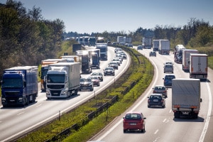 Die Verkehrsüberwachung findet auf der Autobahn und innerorts statt.