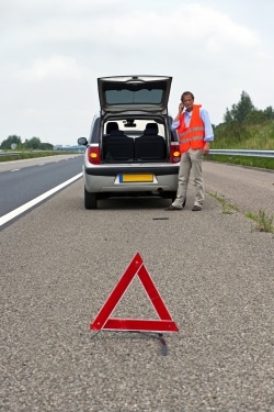 Warnwestenpflicht im Ausland: Vor der Fahrt in den Urlaub informieren