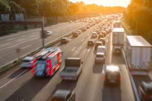 Wenden in der Rettungsgasse: Ist das erlaubt?