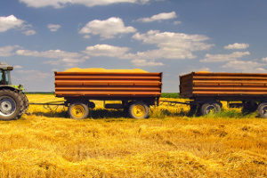 Bisher dürfen nur in der Landwirtschaft zwei Anhänger an ein Zugfahrzeug gekoppelt werden.